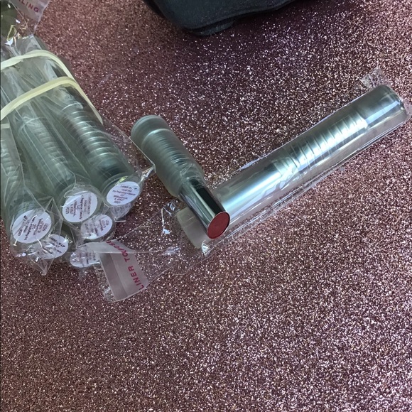 Lipstick - Picture 1 of 2